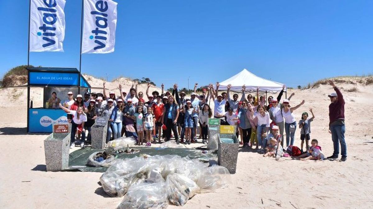 Coca Cola Uruguay Llev Adelante Una Jornada De Limpieza De Costas En