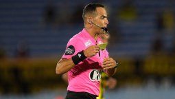 altText(Árbitros de fútbol advierten con tomar medidas ante la falta de avances con la AUF)}