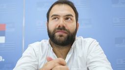 altText(PS presenta a Civila como candidato a la presidencia del FA)}