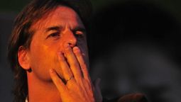 altText(Lacalle Pou volvió a trastabillar explicando el ajuste para su eventual gobierno)}