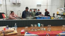 altText(Trabajadores de EFICE abren olla popular al barrio)}