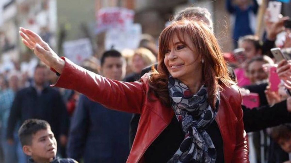 Cristina Fernández y sus hijos sobreseídos en causa sobre lavado