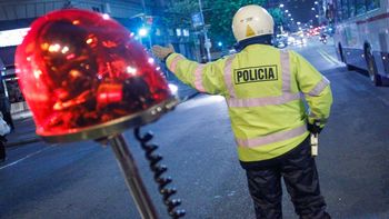 Camioneta con 6 adolescentes chocó de frente en Av. Italia