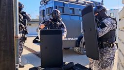 altText(La Guardia Republicana presentó sus nuevos escudos balísticos)}