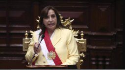 Dina Boluarte ejerce como presidenta de la República del Perú, por sucesión constitucional.