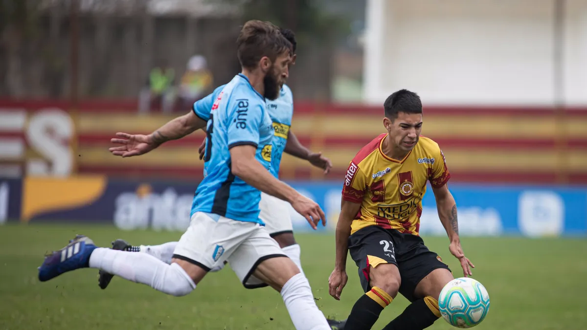 Progreso y U. Montevideo protagonizan el partido más atractivo