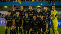 altText(Con un equipo plagado de juveniles Peñarol avanzó en la Liga AUF)}