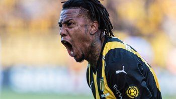 Abel Hernández volvió a lesionarse.