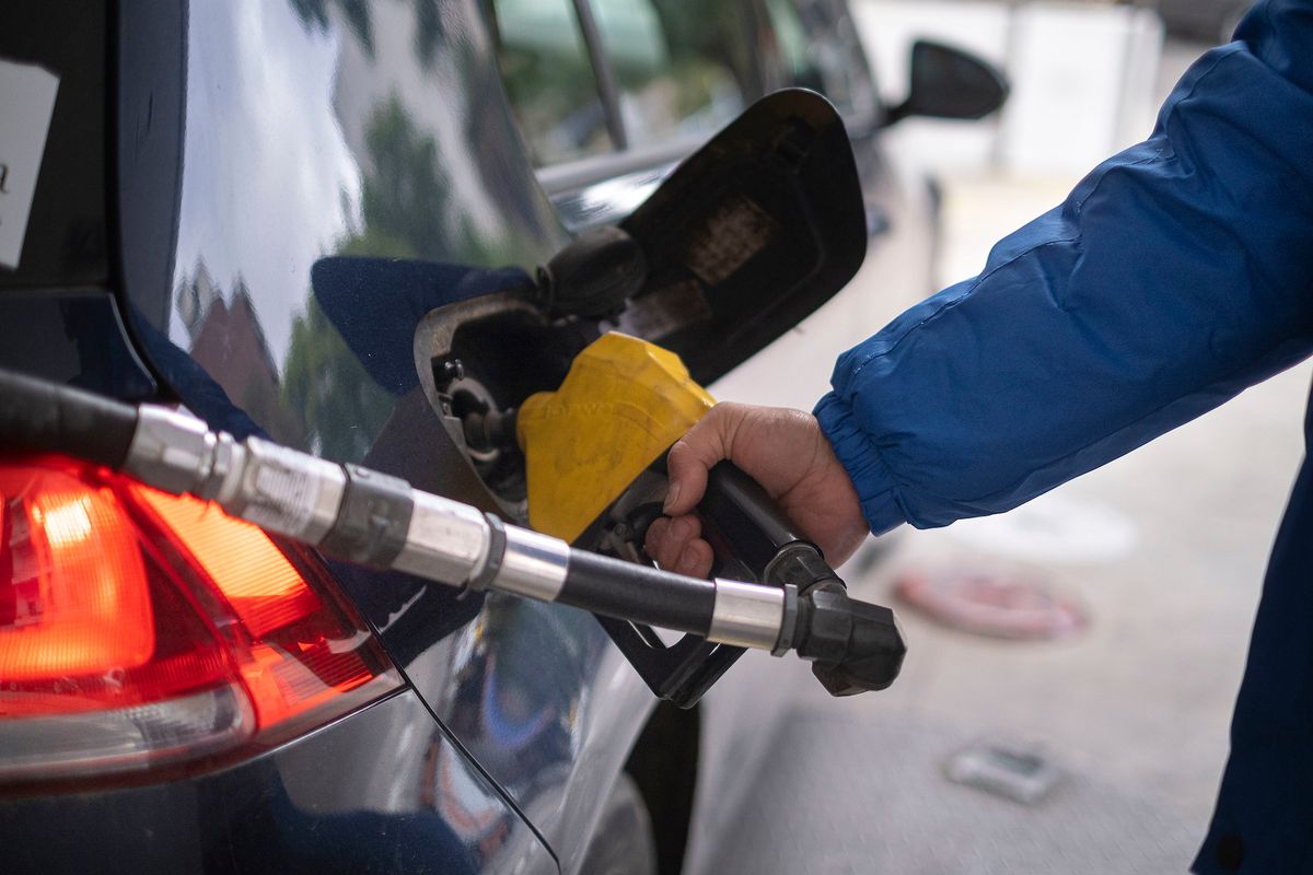 Finalmente el gobierno decidió que terminará el año sin aumento en el precio de los combustibles