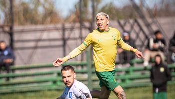 Segunda División al rojo vivo: Plaza Colonia líder y cinco equipos al acecho