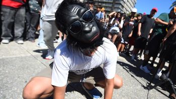 Los therians coparon la Plaza Independencia.