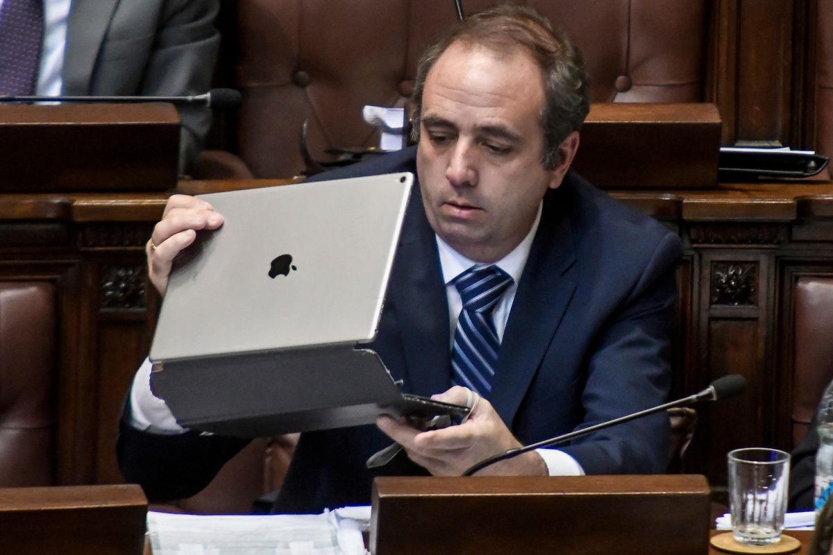 Sebastián Andujar en plenario durante la votacion del presupuesto 2020 - 2025 en Cámara de Diputados del Palacio Legislativo en Montevideo.