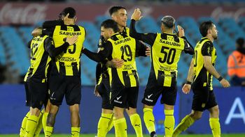 Peñarol se afianza en el Clausura.