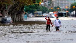 altText(Al menos un muerto y graves daños provoca tormenta en Buenos Aires)}