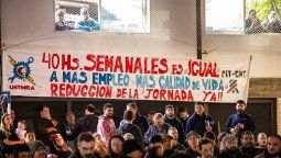 altText(Metalúrgicos se movilizan por reducción de jornada laboral )}