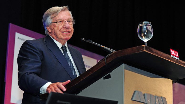 Astori: «Uruguay rompió con una larga historia de baja inversión y mantiene crecimiento económico»