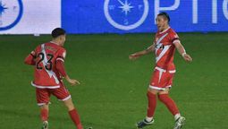 altText(Alfonso Espino marcó el primer gol uruguayo en el año)}