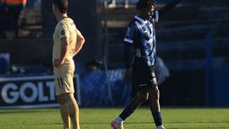altText(Liverpool le ganó un partidazo a Peñarol en el que la polémica no faltó)}