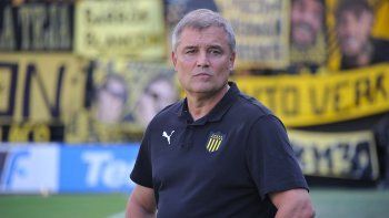 Diego Aguirre tiene confirmado los 11 de Peñarol para enfrentar a The Strongest