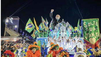 Lula fue homenajeado en el Carnaval de Río en una noche de alto simbolismo político