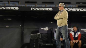 Álvaro Gutiérrez sabe que Nacional no puede repetir la muy mala actuación que tuvo ante Liverpool.