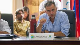 altText(Yamandú Orsi se despidió del Congreso de Intendentes)}