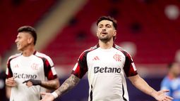 altText(Flamengo eliminó a Cruz Azul con dos goles de De Arrascaeta)}