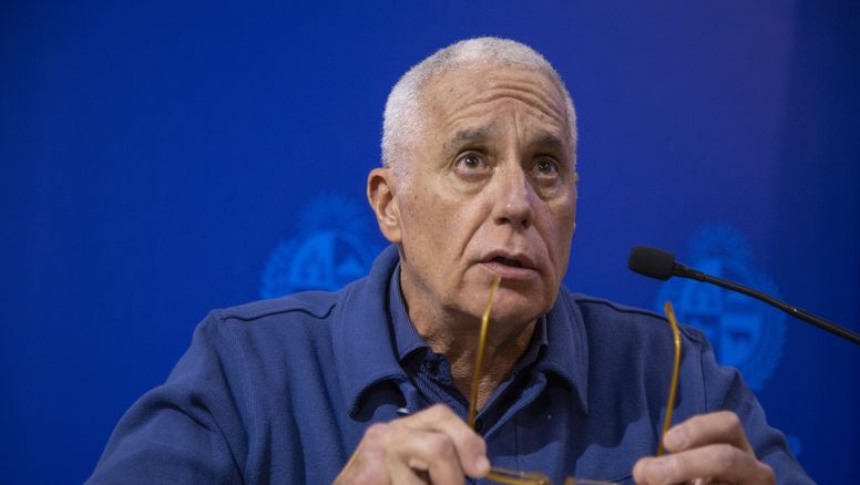 Las finales del Uruguayo se jugarán donde los clubes decidan, aseguró el ministro Carlos Negro
