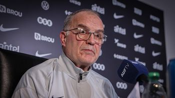 Ejecutivo de AUF se reunió con Giordano para evaluar continuidad de Bielsa