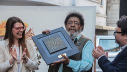 altText(Un sol para Ruben Rada: baldosa con su nombre engalana el Espacio de los Soles)}