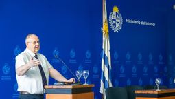 altText(Experto británico brindó experiencias con Policía uruguaya sobre seguridad en el fútbol)}