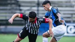 altText(Un tiempo para cada uno en el empate entre Miramar Misiones y Liverpool)}