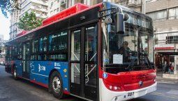 altText(Gobierno e intendencia acuerdan plan de movilidad con ómnibus rápidos para Montevideo)}