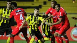 altText(Peñarol goleó al Sport Huancayo en el debut de la Sudamericana)}