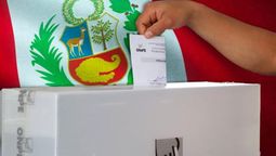altText(Perú: Congreso aprueba adelanto de elecciones generales)}