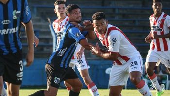 Liverpool venció a River y se afirma en la punta del Clausura