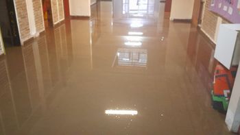 Docentes compartieron fotos de varios liceos inundados