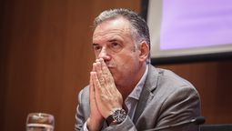 altText(Opiniones divididas sobre la gestión del presidente Orsi: 37% aprueba y 40% desaprueba)}