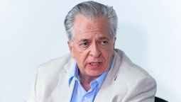 altText(Inteligencia cero, diálogo menos)}