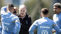 altText(Bielsa tiene los once de Uruguay para el debut del domingo)}