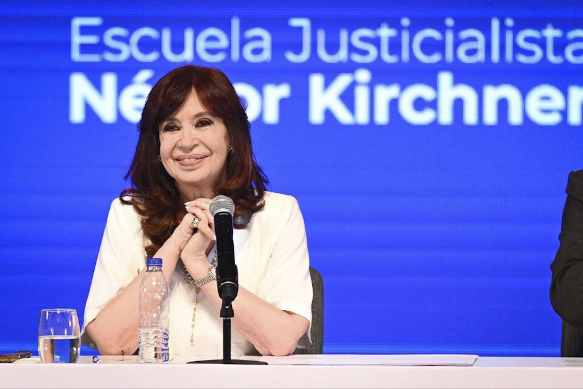 Cristina Kirchner advirtió una maniobra contra el peronismo.