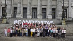 altText(Candidatas: mujeres políticas se fotografiaron)}