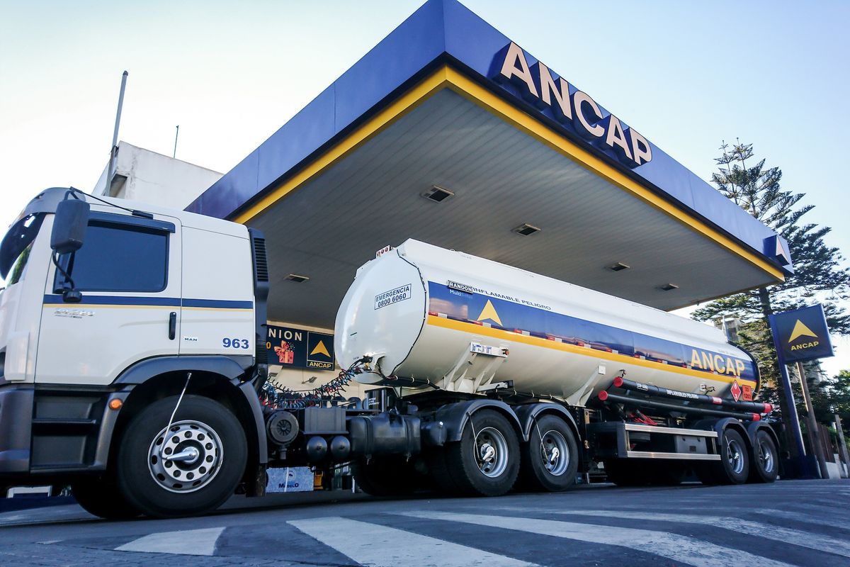 Con el nuevo ajuste de los combustibles la suba en el año llega a 15% en naftas y 30% en gasoil. Foto: Javier Calvelo/ adhocFOTOS 