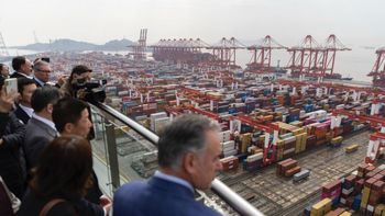 Orsi visitó la terminal logística marítima más grande del mundo