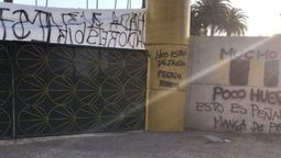 altText(Peñarol: nadie pudo identificar a los barras)}