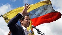 altText(Polémica por la llegada de Juan Guaidó a Punta del Este: aseguran que no entró al país)}