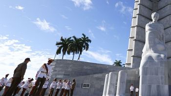 EEUU refuerza el bloqueo a Cuba y prohíbe el turismo estadounidense a la isla