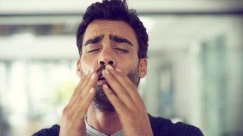 ¿Qué le pasa a nuestro cuerpo cuando estornudamos?