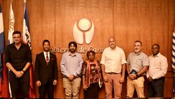 altText(Intendencia canaria recibió visita de diplomaticos angoleños)}
