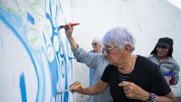 altText(Para personas mayores: talleres gratuitos y sin inscripción previa en Montevideo)}